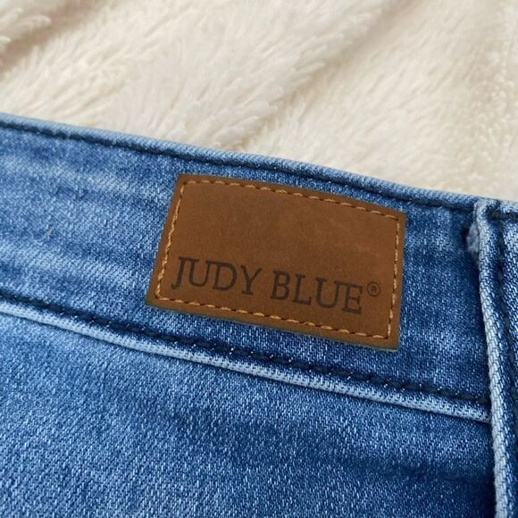 Judy Blue distressed skinny ankle jeans - Picture 7 of 10